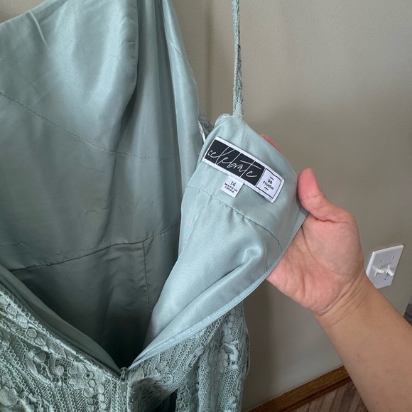 Elegant Lace Maxi Dress in Sage Green - Picture 6 of 7